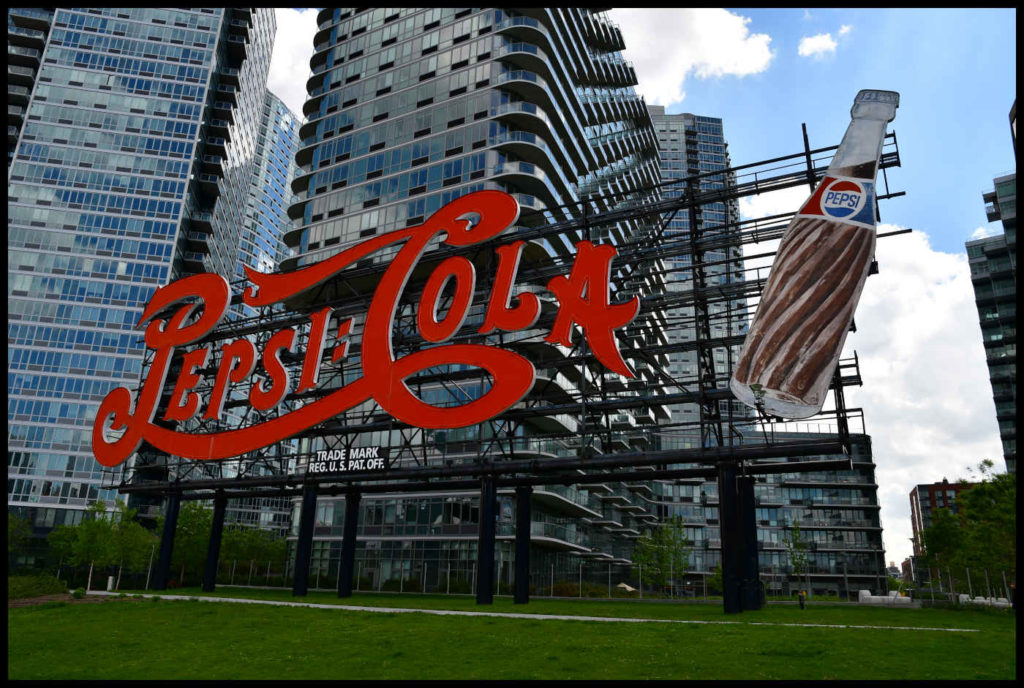 Pepsi Sign en Gantry Plaza State Park