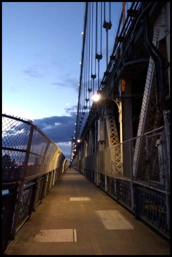 Paso peatonal del Puente de Manhattan