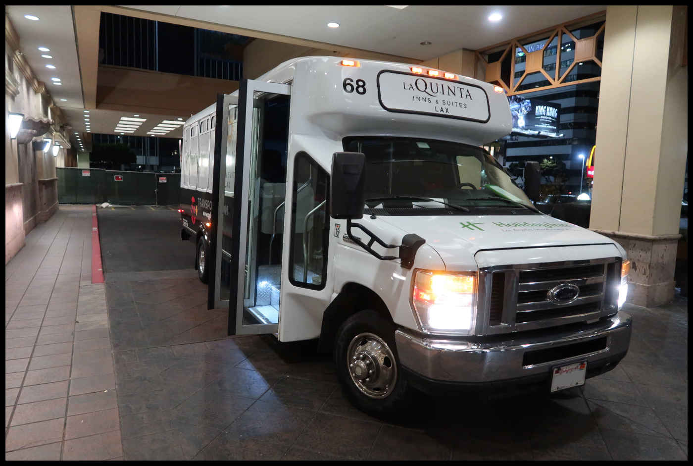 Shuttle del Holiday Inn Los Angeles - LAX Airport