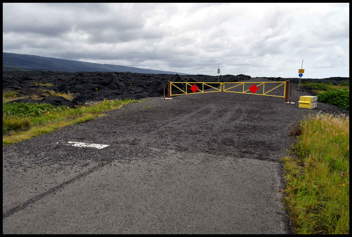 Chain of Craters Rd - Cerrada