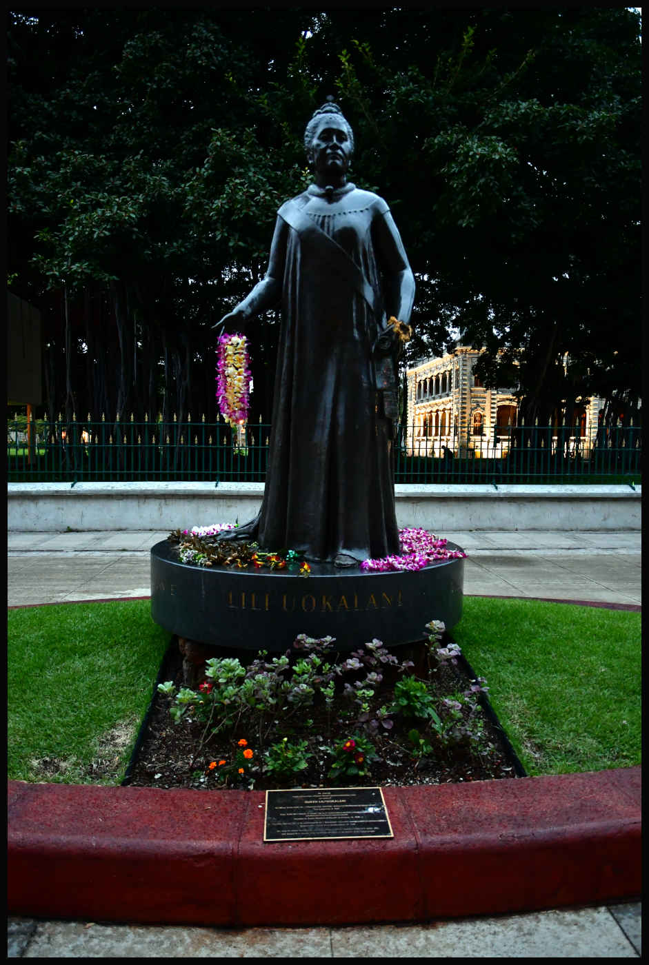 Queen Lili‘uokalani Statue
